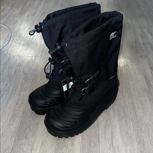 SOREL Youth Super Trooper bootsYouth size 4 brand new
